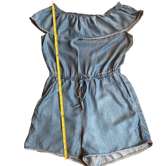 BEACHLUNCHLOUNGE COLLECTION Off The Shoulder Denim Style Romper, Size M - Picture 9 of 10
